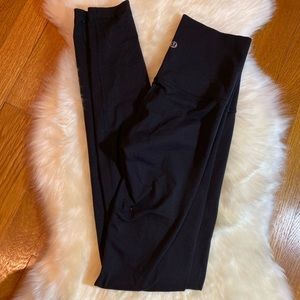 Lululemon wonderunder black legging. Size 4